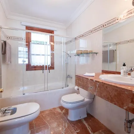 Chalet La Canariona, A Charming *